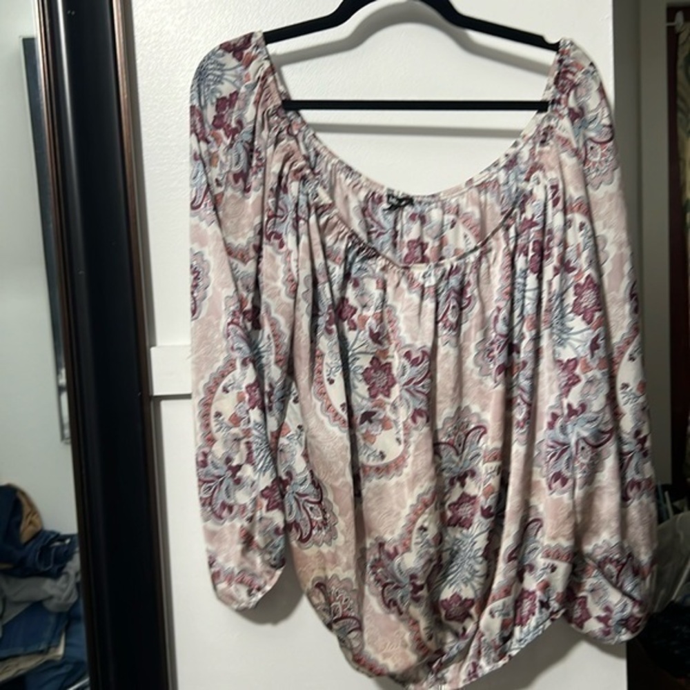 Charlotte russe plus 3X lightweight, long sleeve scoopneck shirt